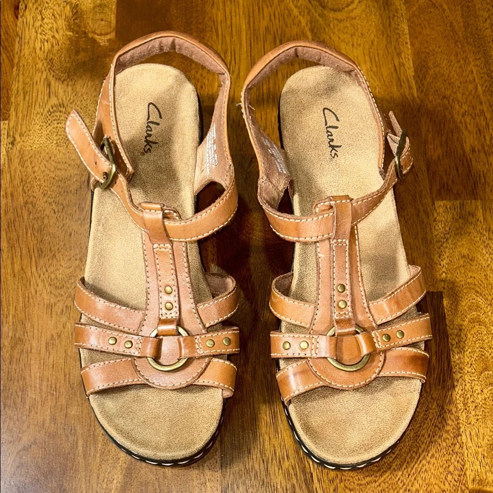 Clarks Women's Tan Leather Sandals